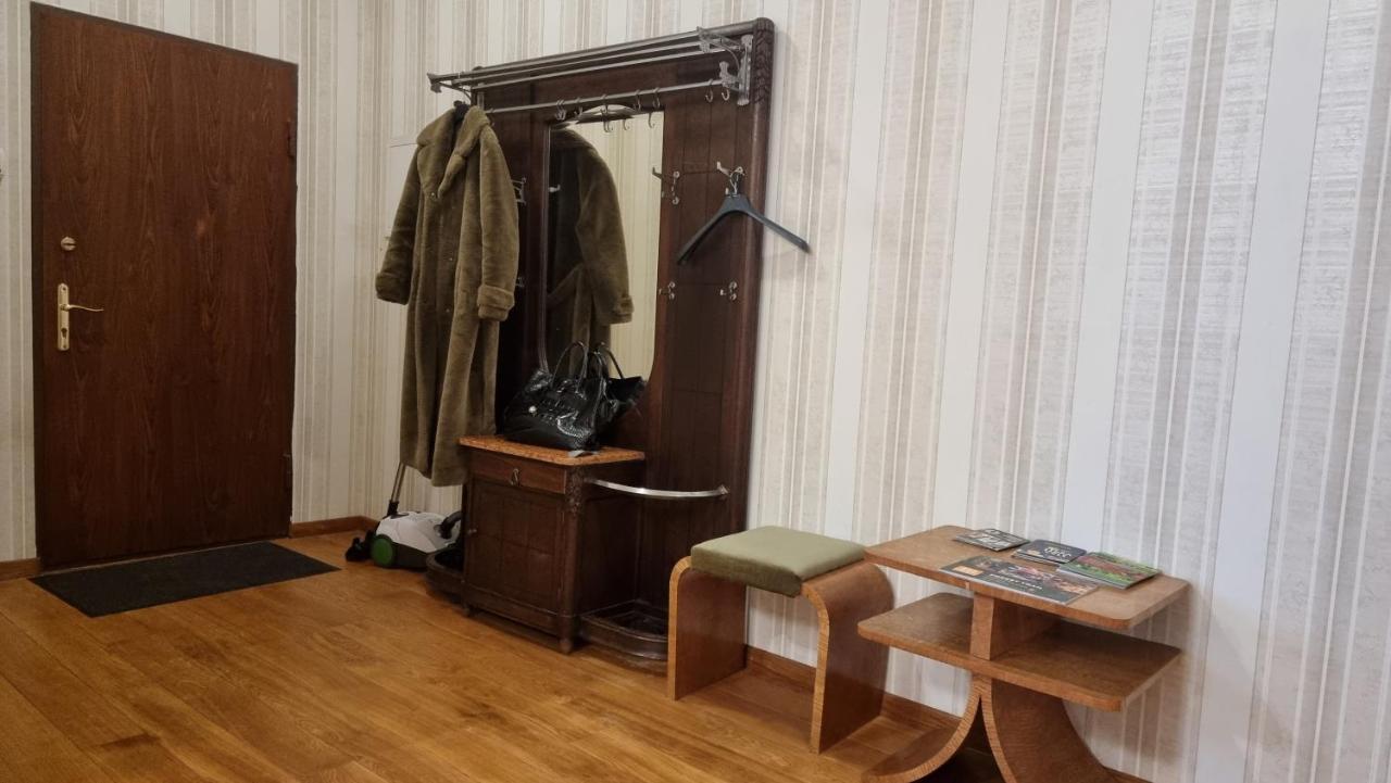 Old Town Peitavas Street With Parking Appartement Riga